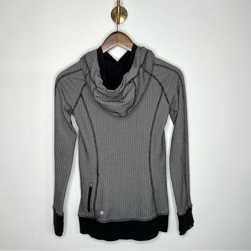 Lululemon Chevron Pattern Pullover Activewear Hoo… - image 2